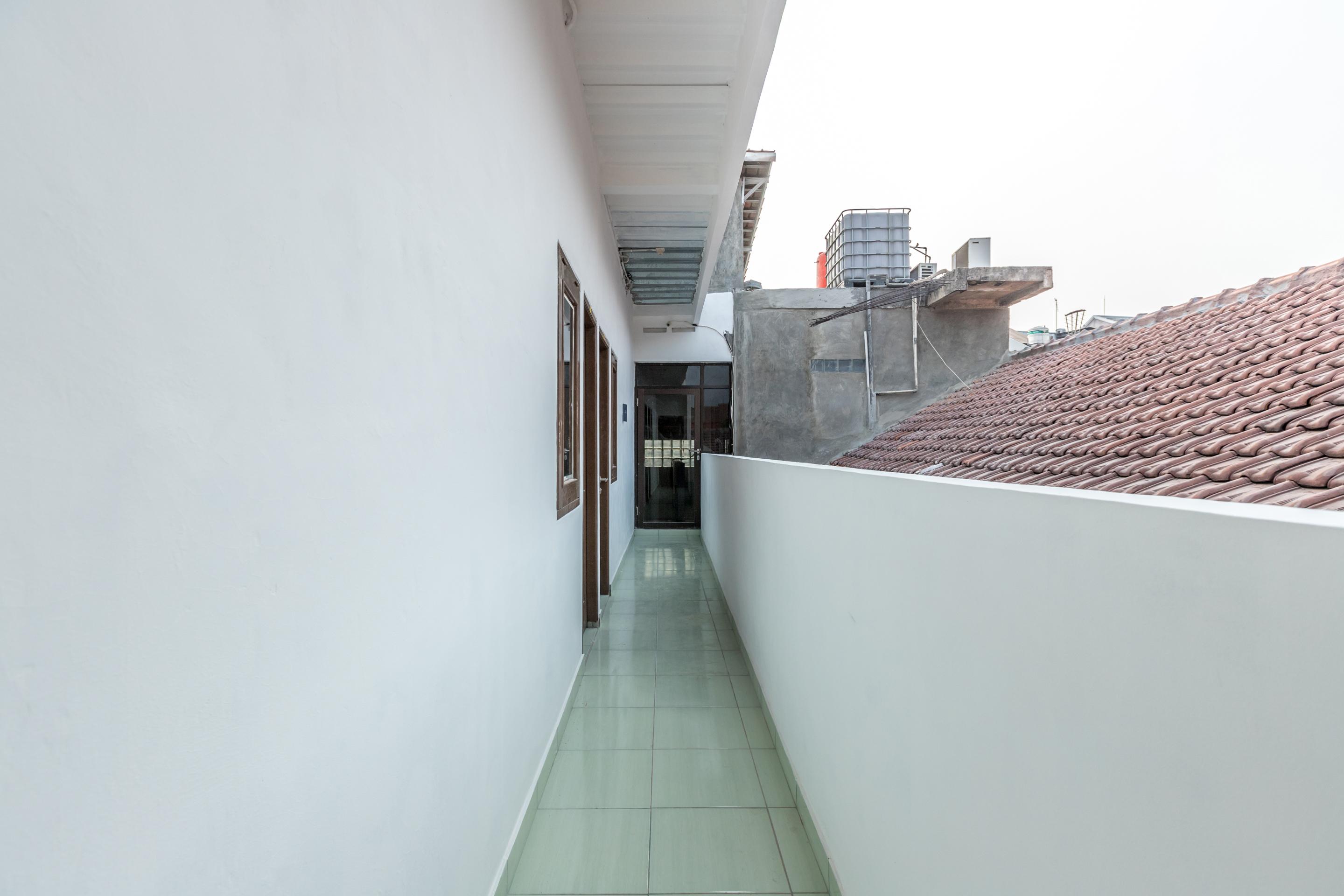 Super Oyo 1487 Residence Khoe Jakarta Exterior foto