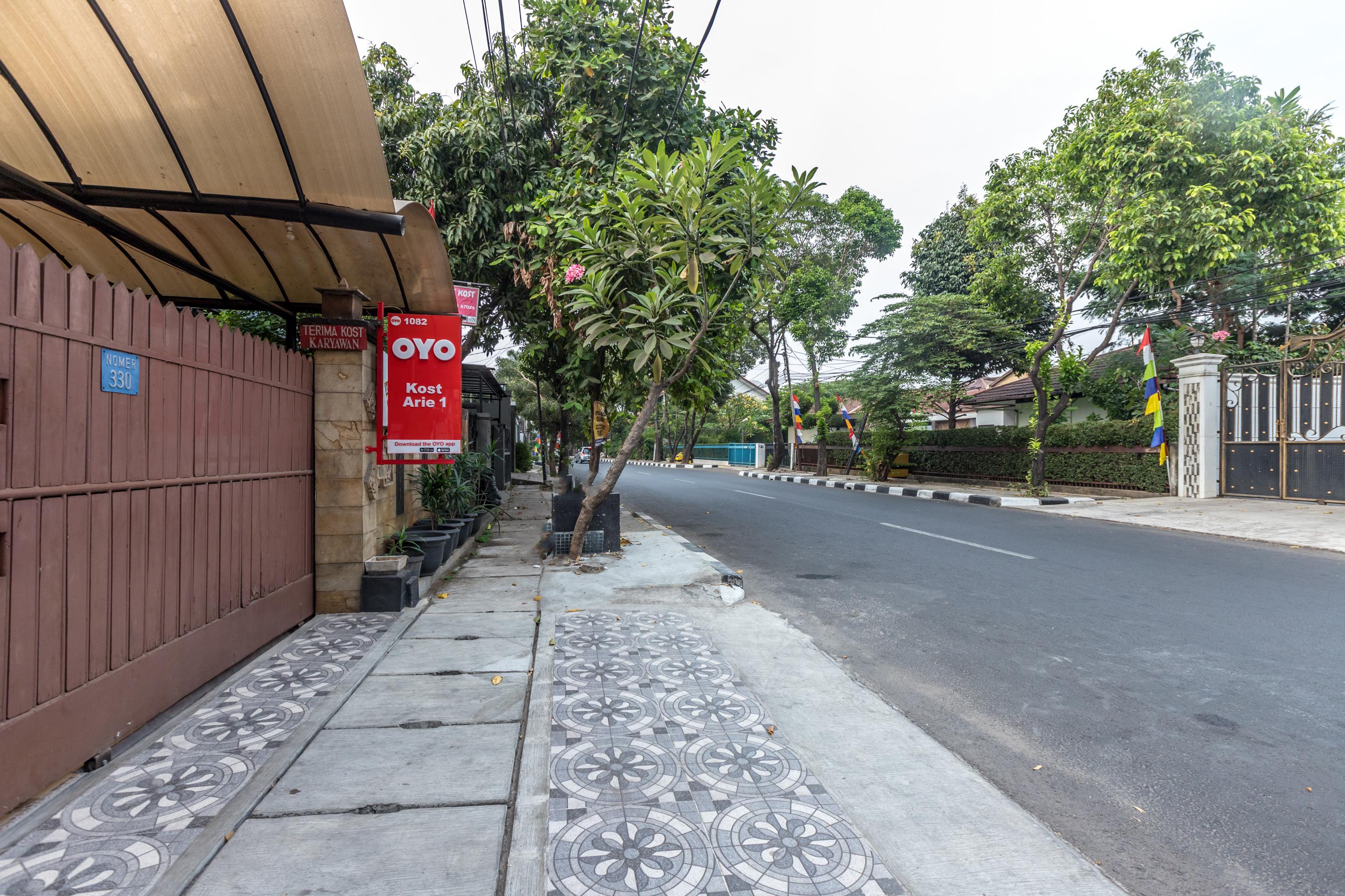 Super Oyo 1487 Residence Khoe Jakarta Exterior foto